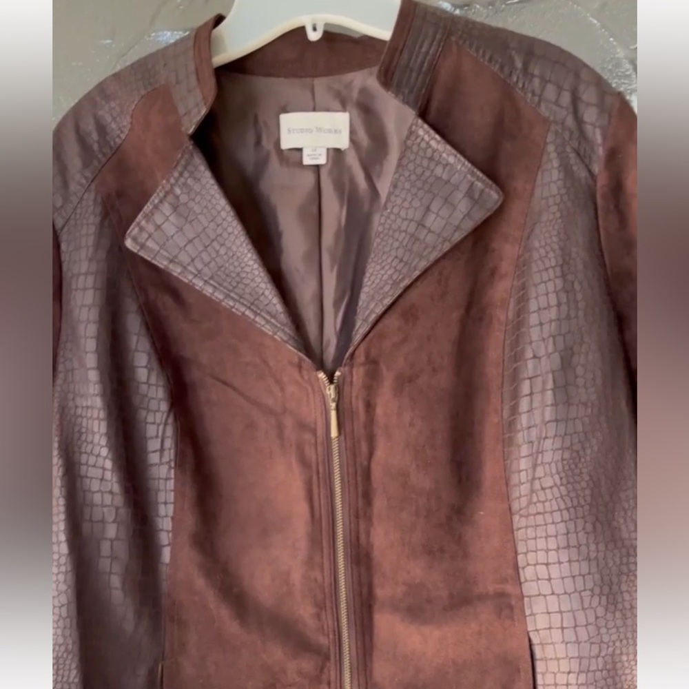 Faux Suede Light Jacket, Chocolate Brown zippered, Studio Works size 14 - Picture 16 of 17